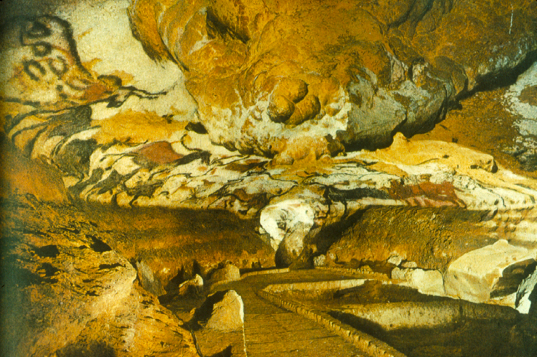 Lascaux cave. Paint on limestone, 15,000-13,000 BCE